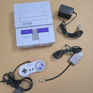 Super Nintendo Entertainment System Orig SNES Console SNS-001 Original "READ".